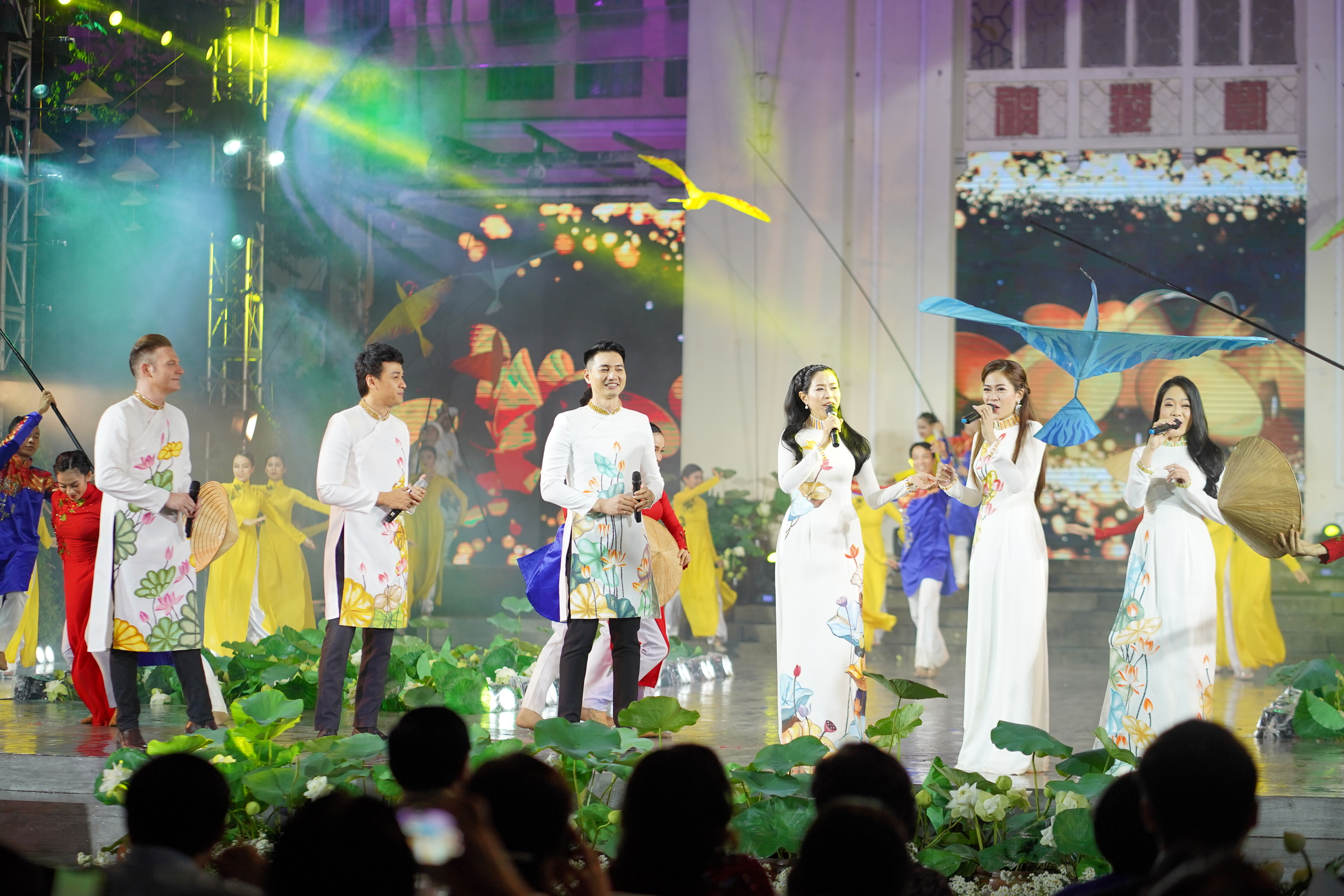 The HCMC Ao Dai Festival 2020 Opening Ceramony: A gala of colors